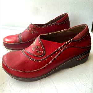 Burbank clog by L’Artiste